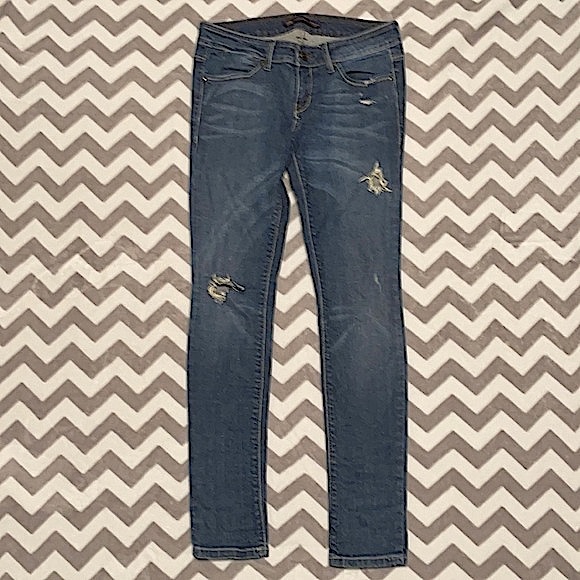 Divine Rights of Denim distressed skinny size 4/27 - Picture 2 of 7